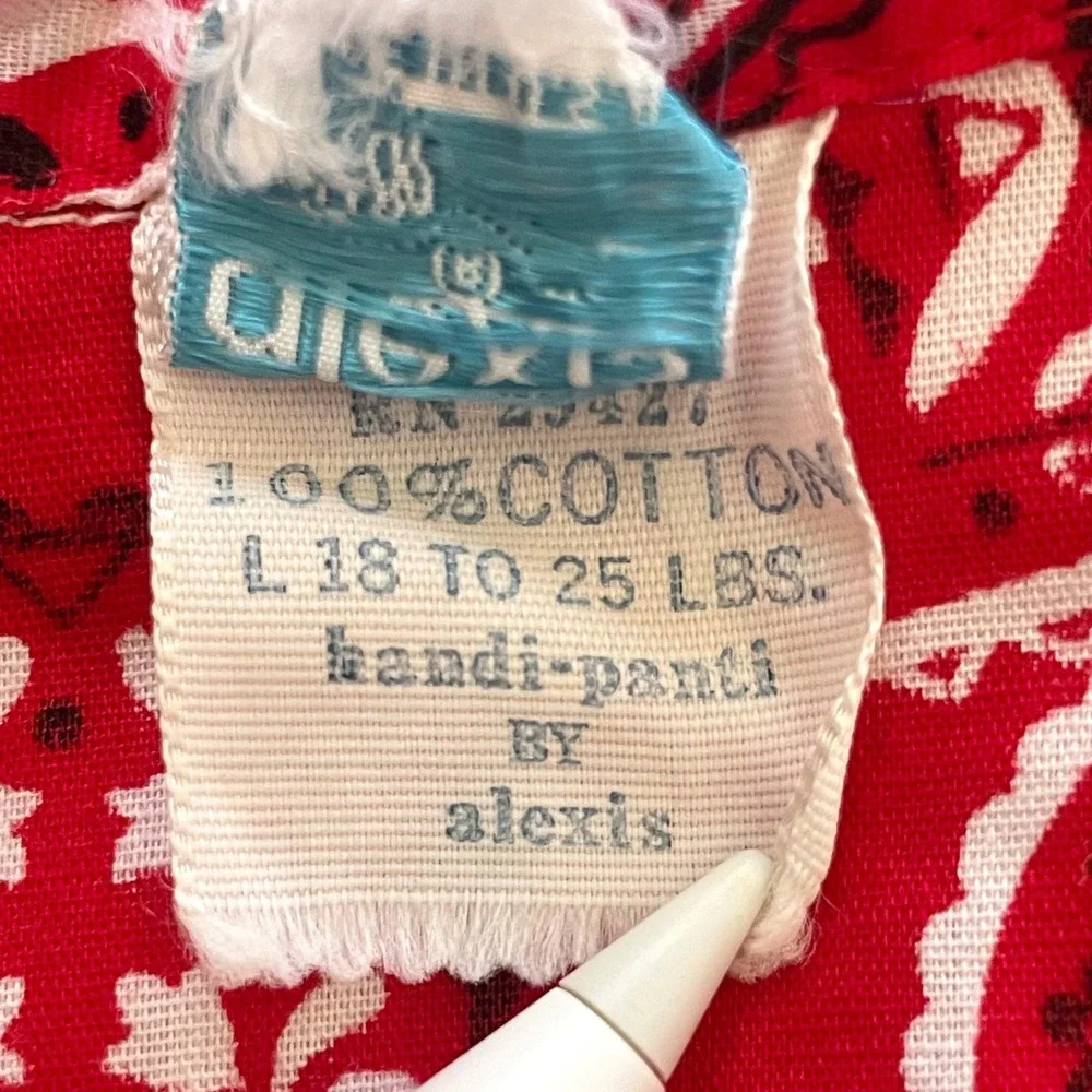 Alexis vibrant red